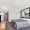 Super 8 by Wyndham Nashville/ Dntn/ Opryland Area