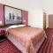 Super 8 by Wyndham Paris IL