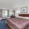 Super 8 by Wyndham Hartford