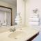 Super 8 by Wyndham Centerville - Centerville