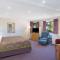 Super 8 by Wyndham Knoxville