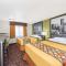 Super 8 by Wyndham Moberly MO - Moberly