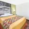 Super 8 by Wyndham Moberly MO - Moberly