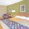 Super 8 by Wyndham East Moline