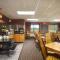 Super 8 by Wyndham Eveleth