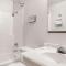 Super 8 by Wyndham Willmar - Willmar