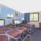 Super 8 by Wyndham Mankato