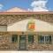 Super 8 by Wyndham Melrose