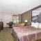 Super 8 by Wyndham St. Cloud - سانت كلاود