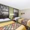 Super 8 by Wyndham Fairmont
