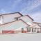 Super 8 by Wyndham Montgomery Maybrook - Montgomery