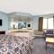 Super 8 by Wyndham Hudson