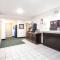 Super 8 by Wyndham Pittsburgh PA Airport-University Area