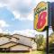 Super 8 by Wyndham East Stroudsburg - Poconos - Іст-Страудсберг