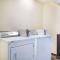 Super 8 by Wyndham Marshall MN - Marshall