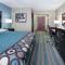 Super 8 by Wyndham Sulphur