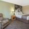 Super 8 by Wyndham Lewistown