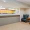 Super 8 by Wyndham St. Charles - سانت تشارليز