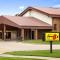 Super 8 by Wyndham Tuscola - Tuscola