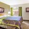 Super 8 by Wyndham Oxford