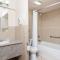 Super 8 by Wyndham Cambridge/Kitchener/Waterloo Area