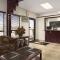 Super 8 by Wyndham Carlsbad - Carlsbad