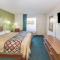 Super 8 by Wyndham Tifton