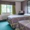 Super 8 by Wyndham Carrollton