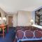 Super 8 by Wyndham Adrian Super 8 by Wyndham Adrian