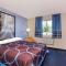 Super 8 by Wyndham Adrian Super 8 by Wyndham Adrian