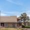 Super 8 by Wyndham Barstow