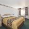 Super 8 by Wyndham Cottonwood
