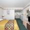 Super 8 by Wyndham Cottonwood