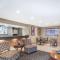 Super 8 by Wyndham Richlands/Claypool Hill Area