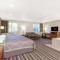 Super 8 by Wyndham Richlands/Claypool Hill Area