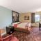 Super 8 by Wyndham Luverne