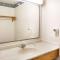 Super 8 by Wyndham Richfield Cleveland