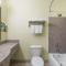 Days Inn & Suites by Wyndham Cleburne TX