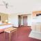 Hawthorn Suites by Wyndham Albuquerque