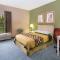 Super 8 by Wyndham Freeport