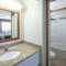 Travelodge by Wyndham Golden Sportsman Lodge