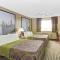 Super 8 by Wyndham Gurnee