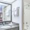 Super 8 by Wyndham Clovis