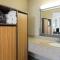 Super 8 by Wyndham Asheville Airport