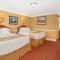 Travelodge by Wyndham Hawthorne