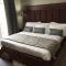 Twin Oaks Hotel