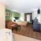 Super 8 by Wyndham Decatur/Dntn/Atlanta Area