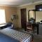 Best Motel - Johnston Corners