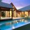 Foto: Niramaya Port Douglas 3 Bedroom Luxury Villa 1/19