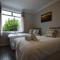 Sighthill 3 Bedrooms with Private Garden - Edinburgh